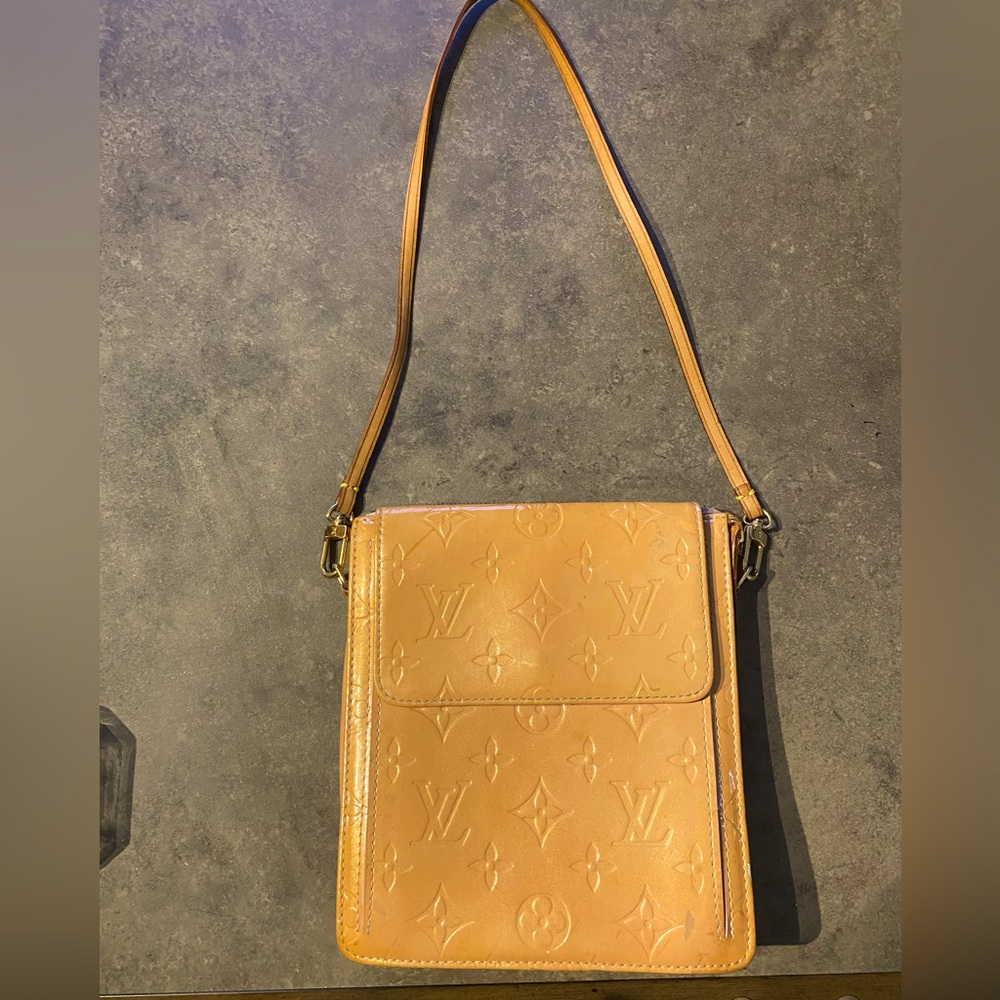 Louie Vuitton Shoulder Bag